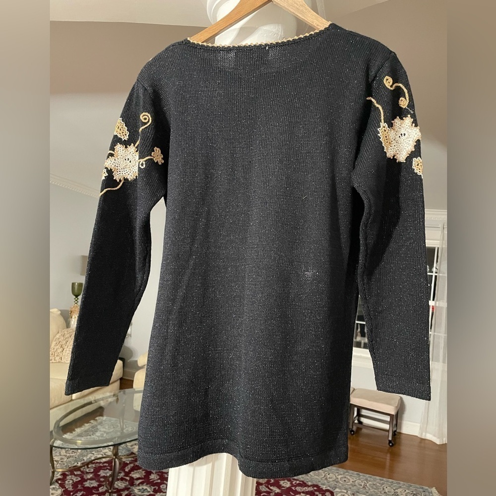 Jaclyn Smith women’s Embroidered crochet pearl on black metallic knit sweater - Picture 2 of 7